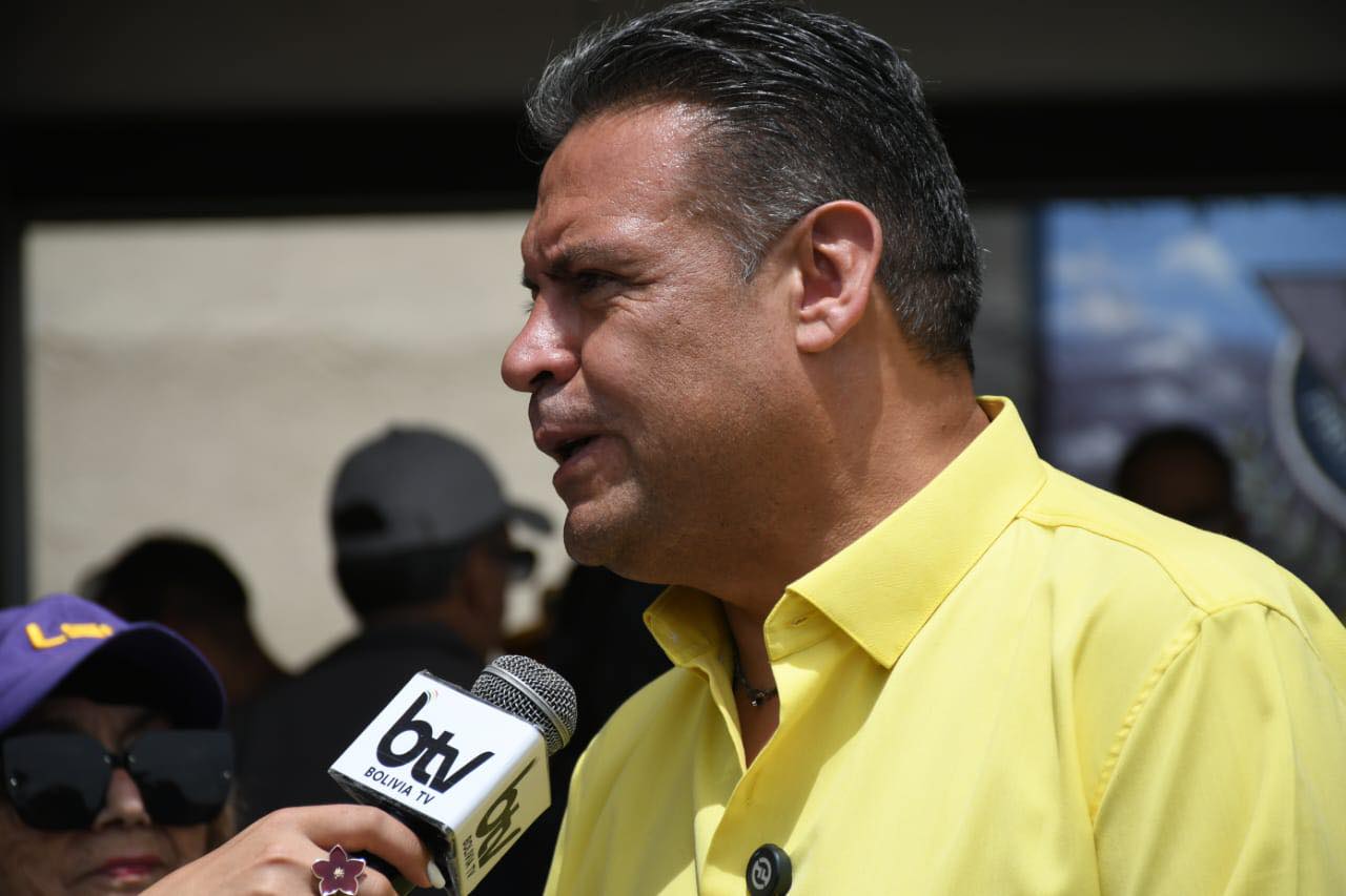 Acción constitucional impide al TSE proclamar gobernador a Revilla y entregar credenciales